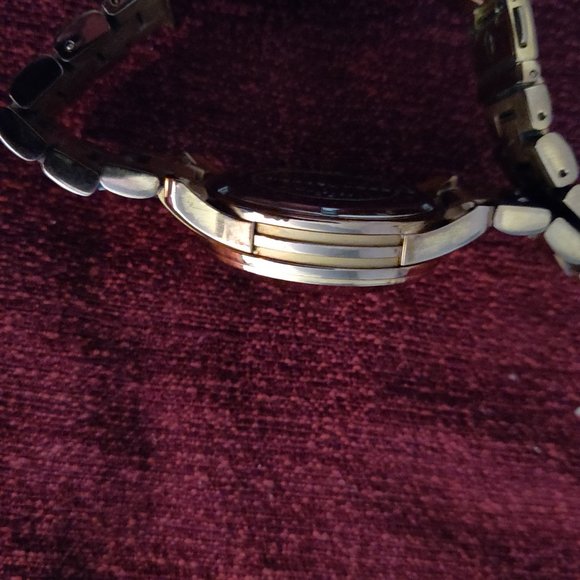 Amaze-Zing (B4) Sale!!: #217 Michael Kors Watch - Picture 4 of 8